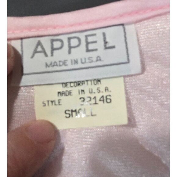 Vintage Appel Quilted Pink Satin Robe Jacket With Floral Embroidery & Buttons - Picture 5 of 9